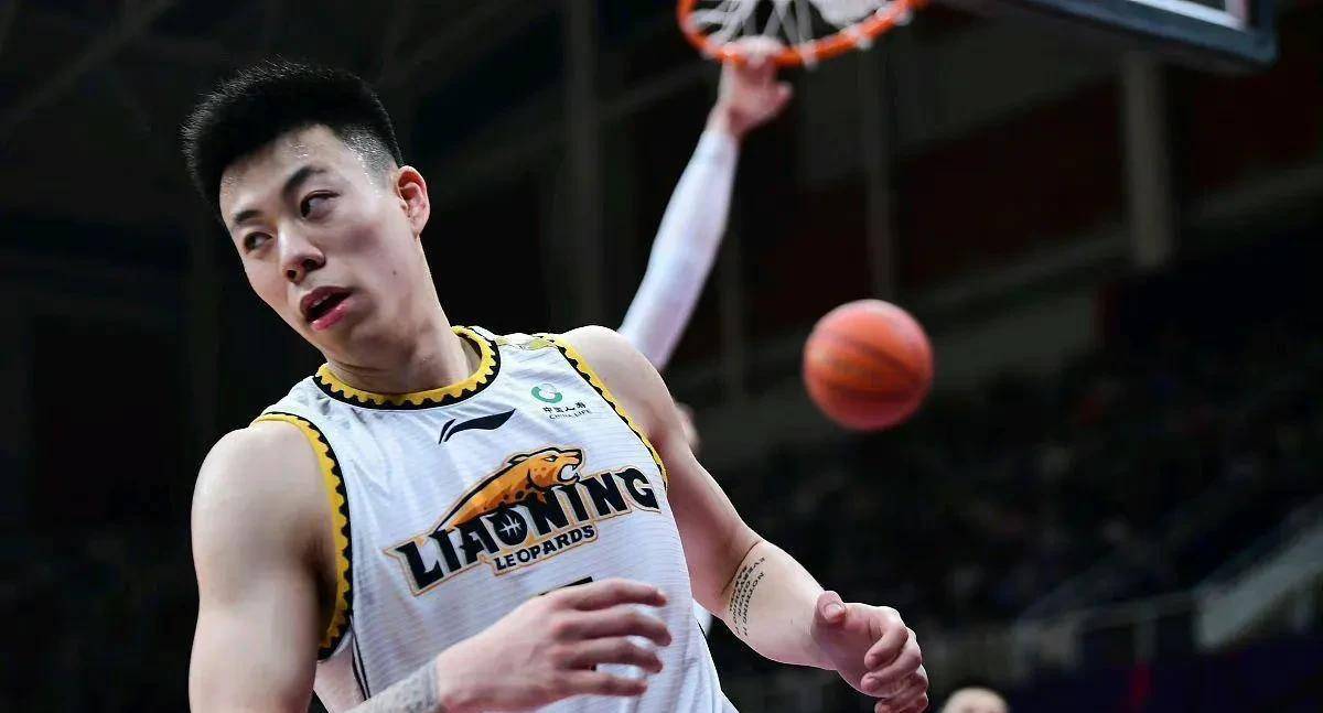 pm体育官方app关于转会期全明星赛传出新动向，夏洛特黄蜂防线松动，管理层表态——悬念犹存，轮换策略成焦点的信息