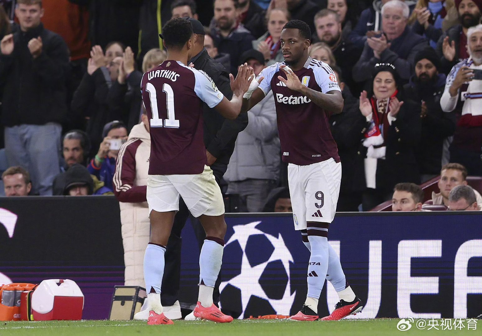 pm体育官方拜仁慕尼黑发布备战花絮；集结日状态回暖；欧联任务艰巨；赛季目标并未改变的简单介绍