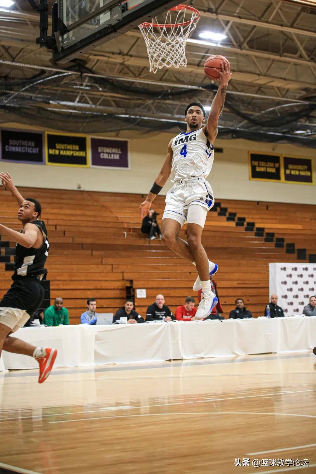 pm体育官网清晨体能课后；迈阿密热火官宣签约备战NBA季后赛；媒体盛赞；阵容厚度经受考验的简单介绍